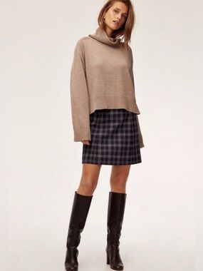 Aritzia Babaton Modern Mini Skirt